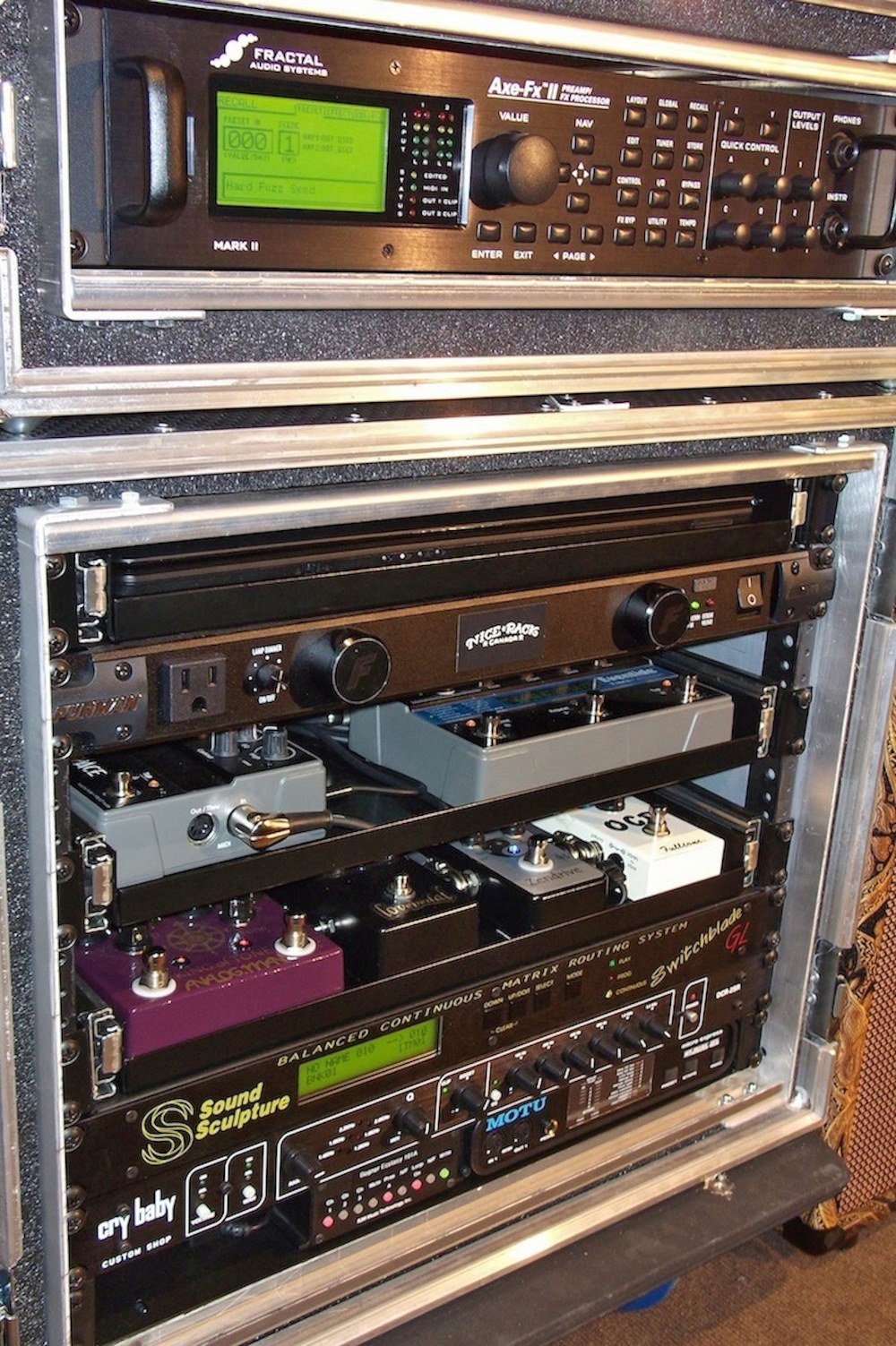 Switchblade_Guitar_Rig_09.jpg